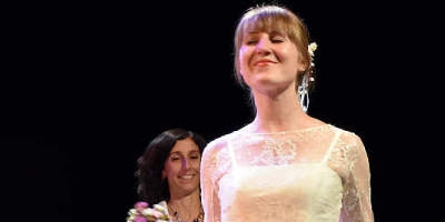 d’Emmanuelle François par Les Soupoudrés (Ados Gr1) De quoi ne serait-on pas capable pour sauver des amis ? Que ne nous permettrions pas pour être le plus riche et le plus puissant du monde, voire de l’univers ? Décrocher la lune, est-ce un rêve ou un cauchemar ? L’atelier « Les saupoudrés » vous présente Au fil du monde, une comédie masquée énergétique, pleine d’humour, de tendresse et de poésie, qui ravira les plus grands comme les plus petits.